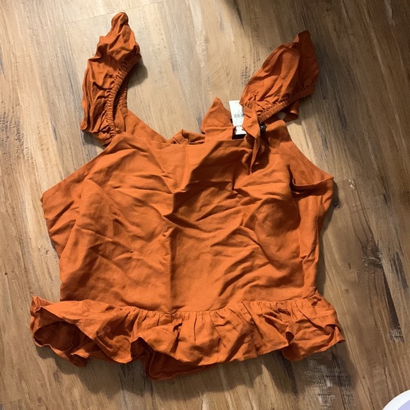 Linen-Blend Ruffle Cutout Back Peplum Tank - Picture 4 of 4